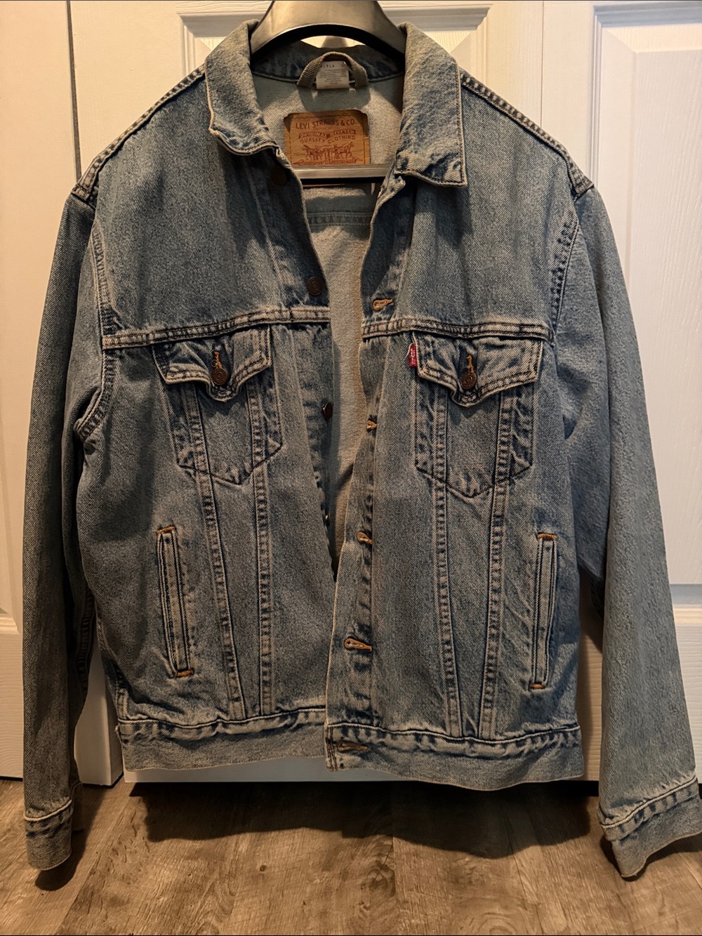 Levi's Light Wash Blue Denim Jacket - Men's Classic Trucker